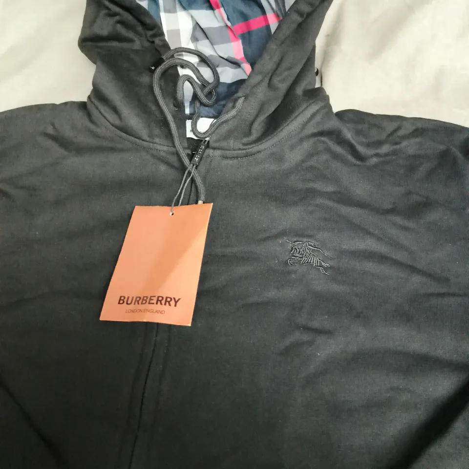 BURBERRY HOODIE – SIZE L