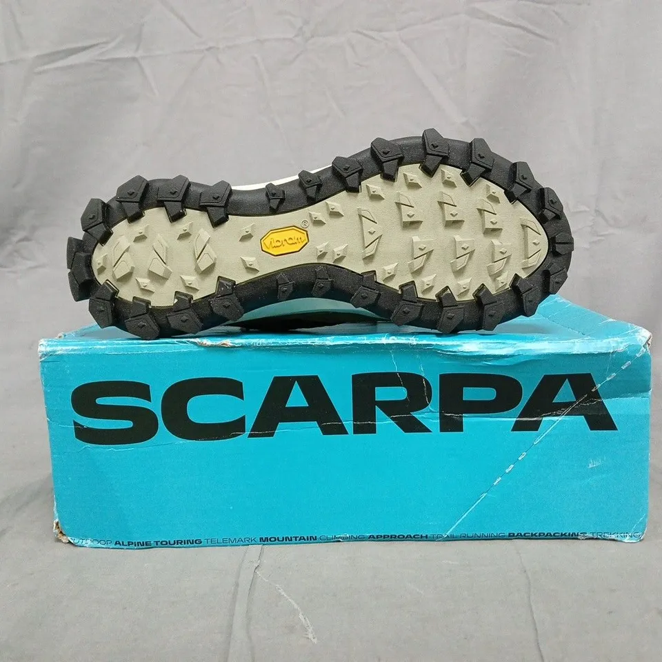BOXED PAIR OF SCARPA TRAINERS IN MUD/BLACK SIZE UK 7