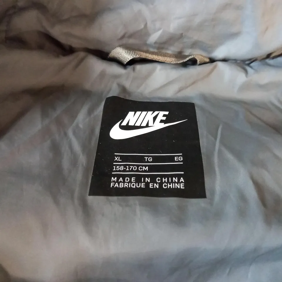 NIKE GREY PADDED JACKET - SIZE XL