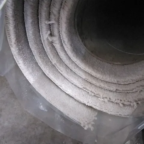 ROLL OF QUALITY ROYAL VELVET SPRINGFIELD CARPET APPROXIMATELY 2.47 X 4M