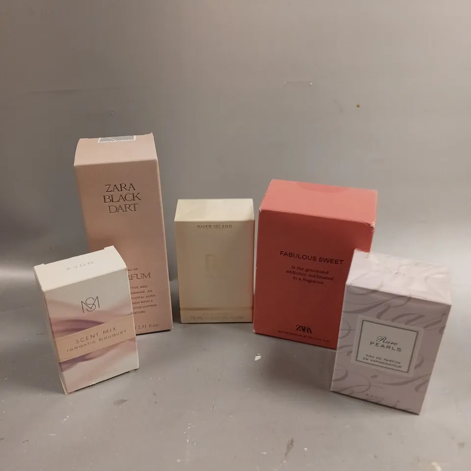 BOX OF 5 ASSORTED PERFUMES TO INCLUDE ZARA BLACK DART, RIVER ISLAND MILAN AND AVON RARE PEARLS ETC