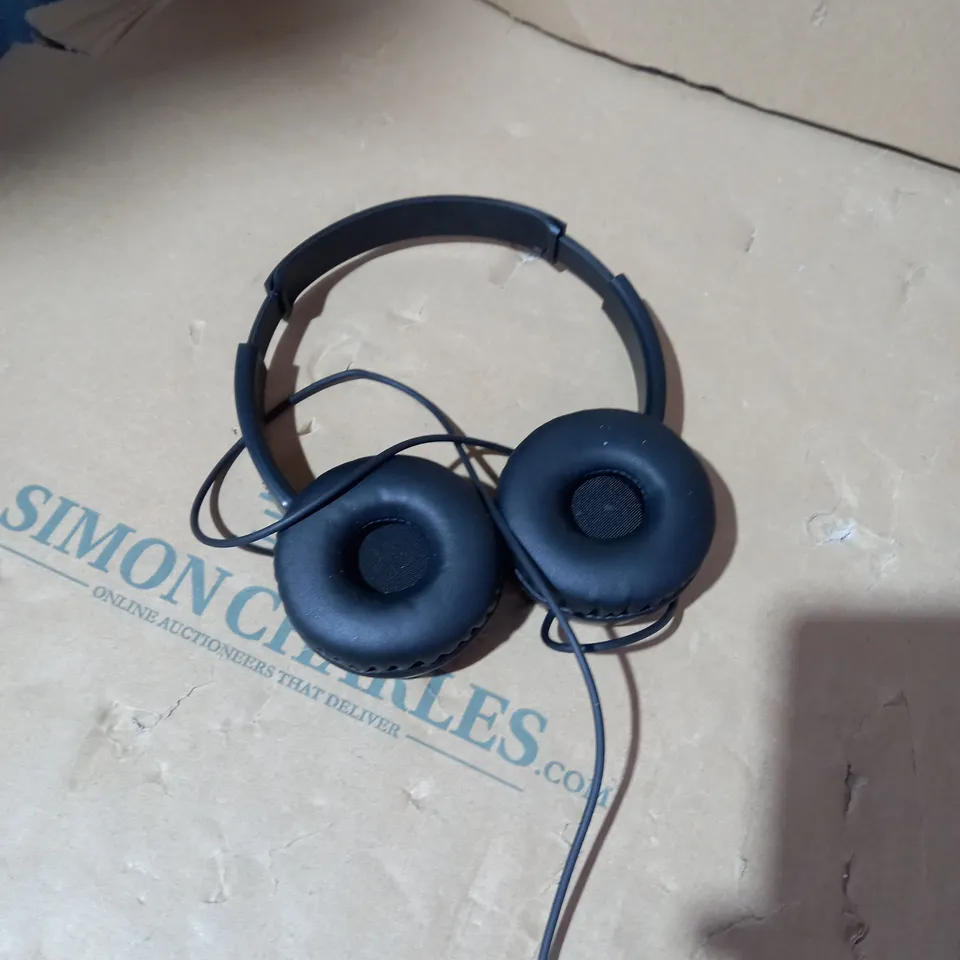 JVC POWERFUL SOUND STEREO HEADPHONES x2 
