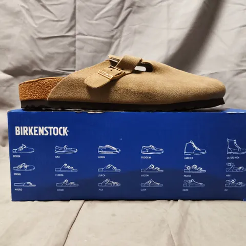 BOXED PAIR OF BIRKENSTOCK BOSTON BS SHOES IN TAUPE SIZE EU 46