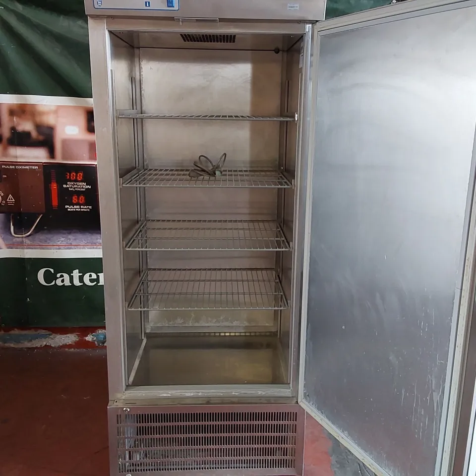 GRAM K625 UPRIGHT FRIDGE