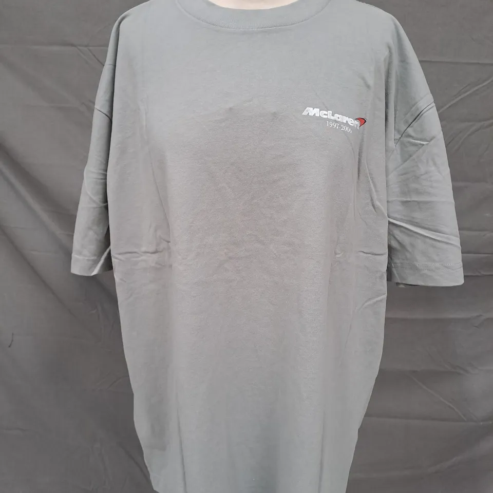 HOLLISTER MCLAREN FORMULA 1 MONACO T-SHIRT IN GREY SIZE LARGE
