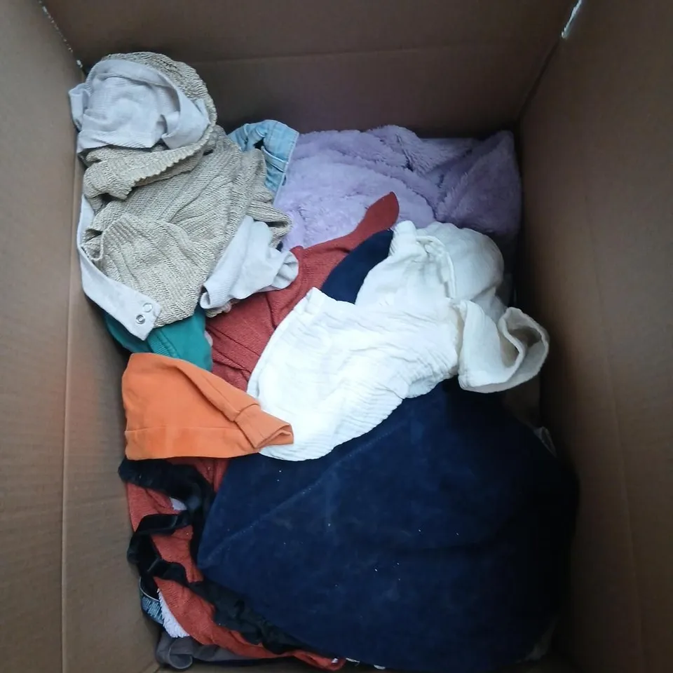 LARGE QUANTITY OF ASSORTED CLOTHING AND ACCESSORIES TO INCLUDE; PRIMARK, NEXT AND DIVIDED