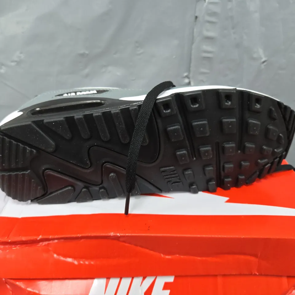 BOXED PAIR OF NIKE AIR MAX 90 ESSENTIAL TRAINERS IN BLACK/WHITE - UK 5.5