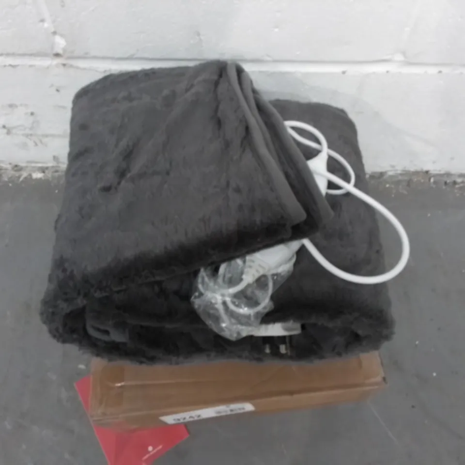  COZEE HOME HEATED BLANKET IN CHARCOAL 