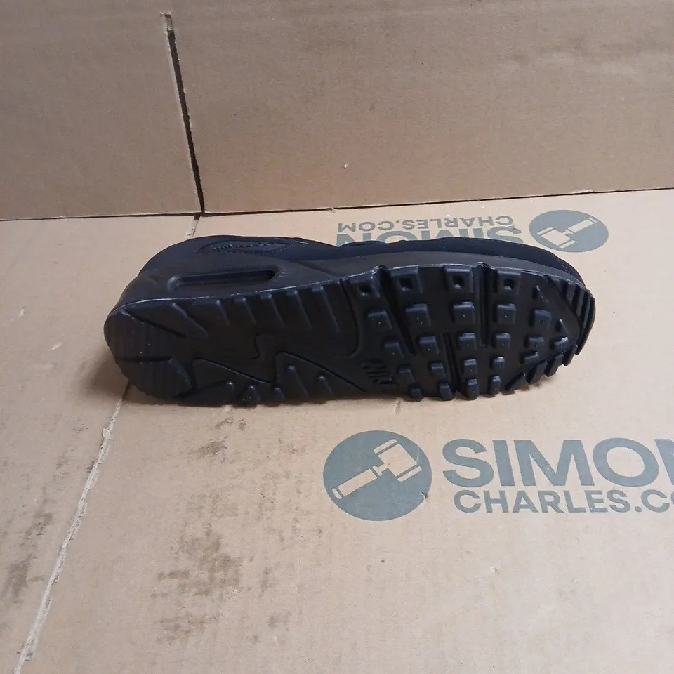 NIKE AIR MAX BLACK TRAINERS BOXED SIZE 8.5