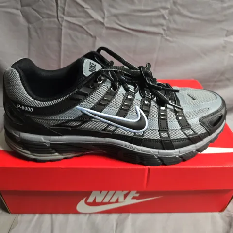 BOXED PAIR OF Nike P-6000 Running Shoes – Grey/Black - UK SIZE 9.5