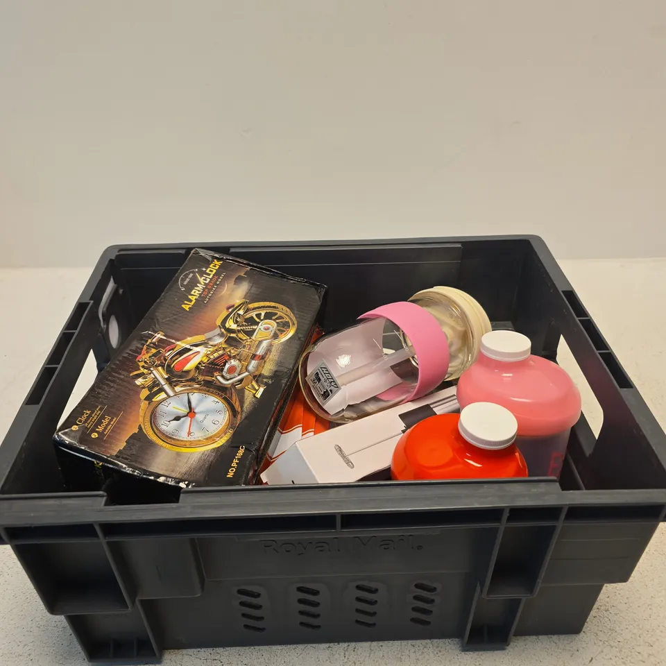 APPROXIMATELY 10 ASSORTED ITEMS INCLUDING LUMIBOP SANTA MOON LIGHT UP & MUSICAL CARD, HOLY SHAKER BOTTLE AND AN AUTOBIKE MODEL ALARM CLOCK