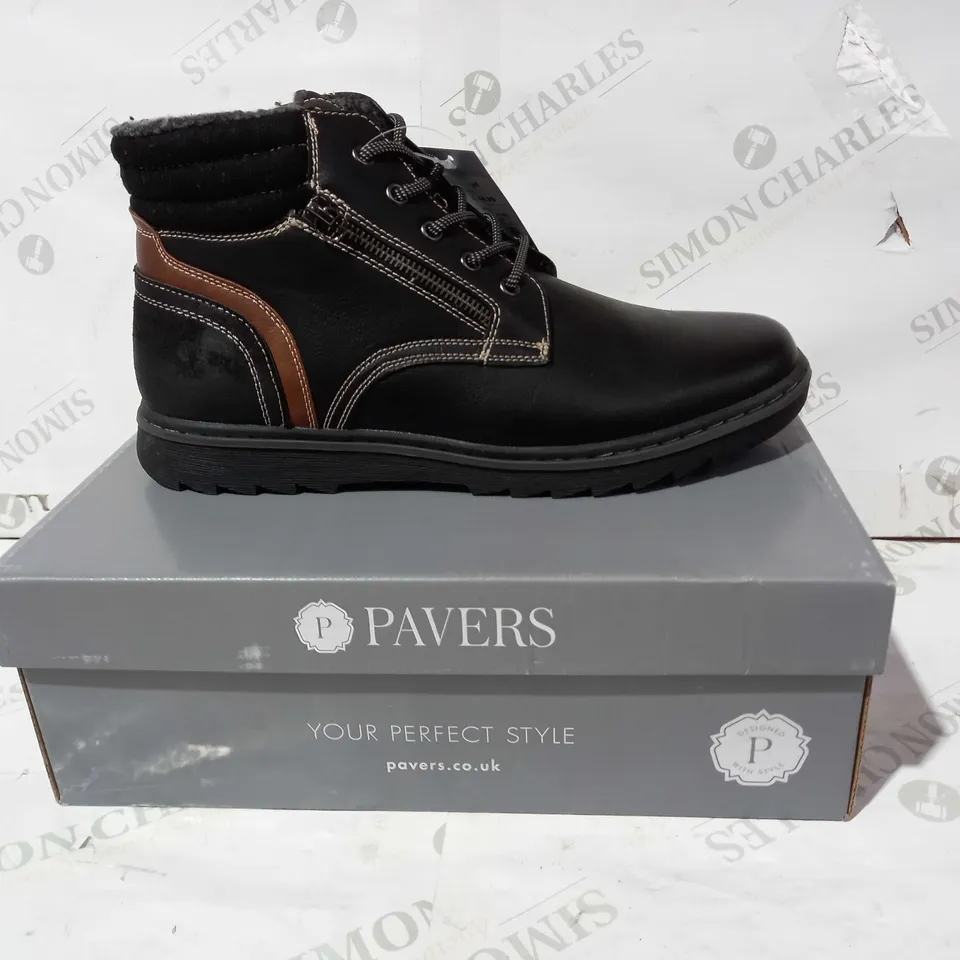 BOXED PAIR OF PAVERS LEATHER BOOTS IN BLACK UK SIZE 11