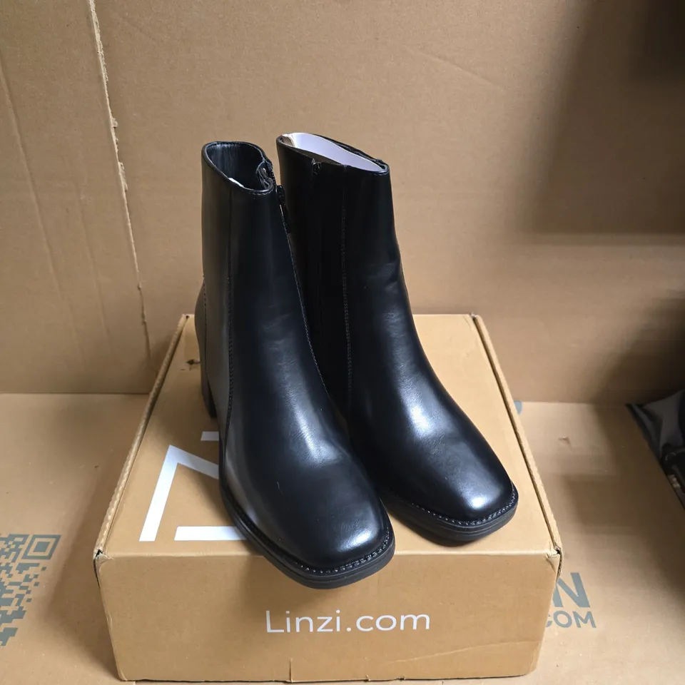 LINZI WANDER BLACK PU LEATHER ANKLE BOOTS – UK 6