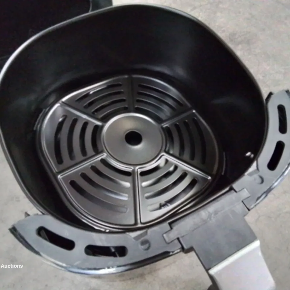 BRAND NEW BOXED ATRAVESAR ZNC261EA-K AIR FRYER