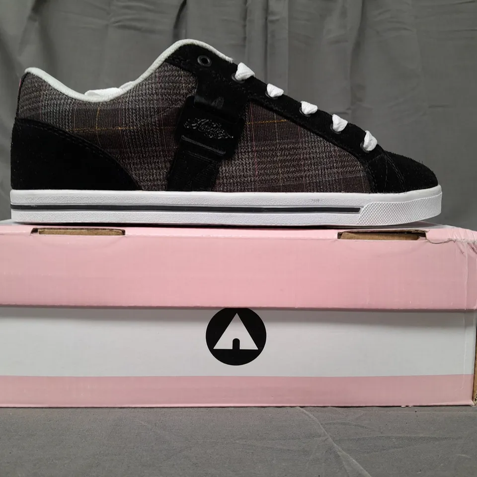 BOX OF APPROXIMATELY 10 BOXED PAIRS OF AIR WALK TRAINERS IN BLACK/PLAID/WHITE - VARIOUS SIZES