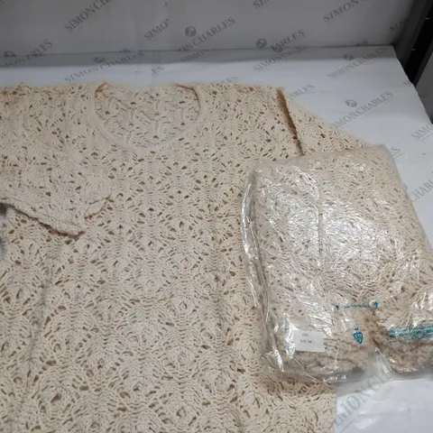 LOT OF 7 CROCHET PULL V-NECK JUMPERS IN ECRU - SIZE UNSPECIFIED