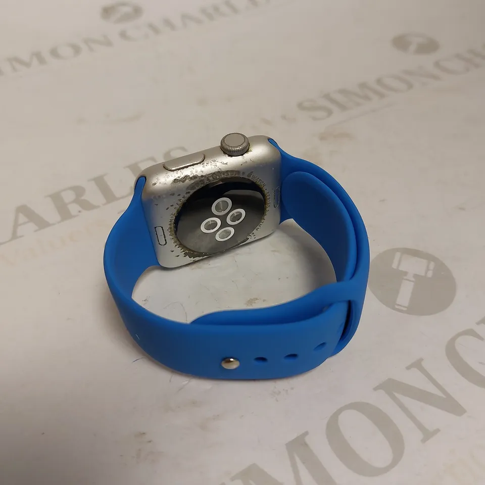 APPLE WATCH SERIES 2 - BLUE RUBBER STRAP 