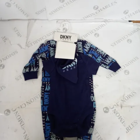 DKNY 3 PIECE BABY SET SIZE 0-3 MONTHS
