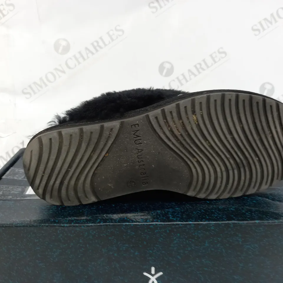 BOXED EMU AUSTRALIA NEST SLIPPERS, BLACK - SIZE 5