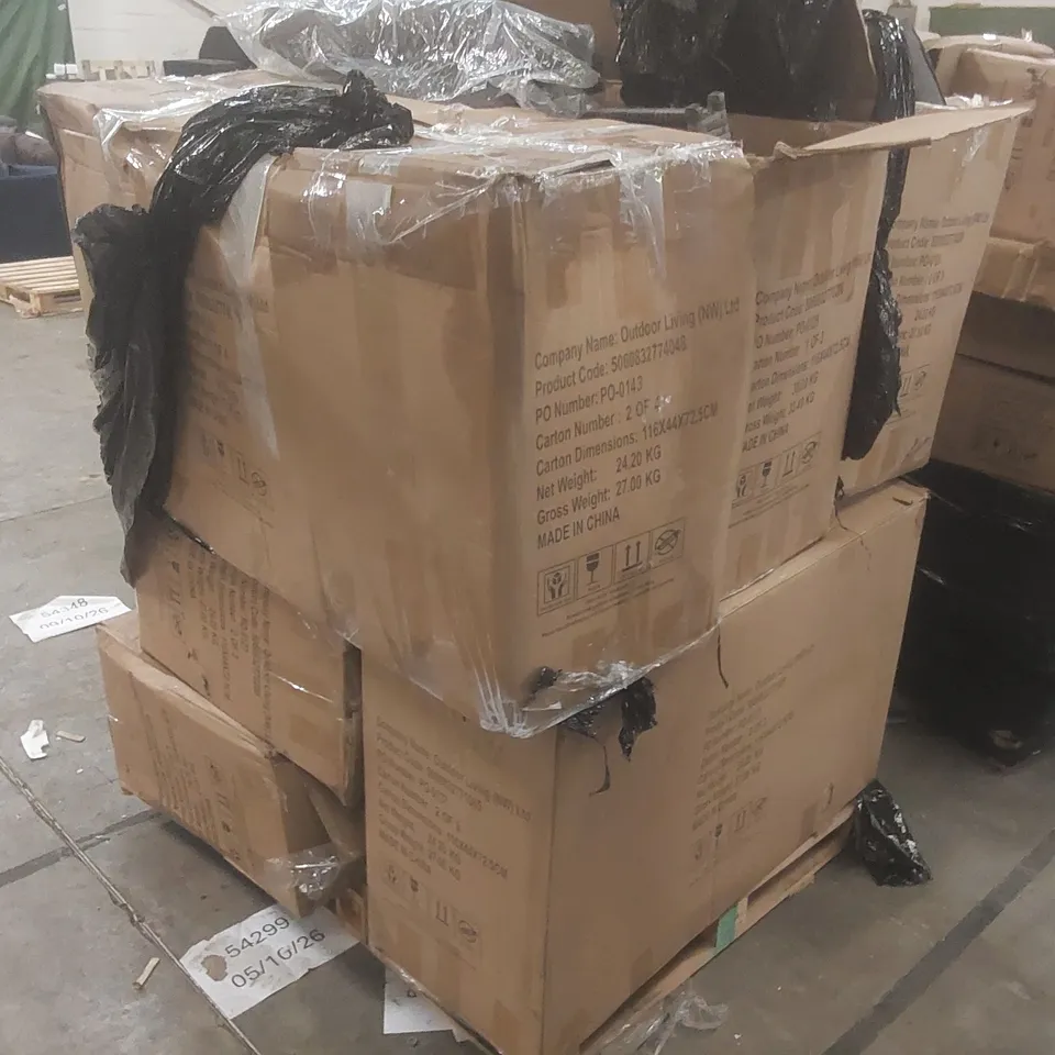 PALLET CONTAINING A VERY LARGE QUANTITY OF ASSORTED DESIGNER GARDEN FURNITURE PARTS