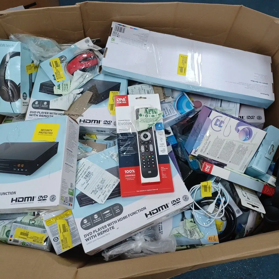 APPROXIMATELY 50 ASSORTED ELECTRICAL ITEMS TO INCLUDE DVD PLAYER, ROKU EXPRESS 4K, MIXX STREAMQ C1 HEADPHONES, ETC - COLLECTION ONLY