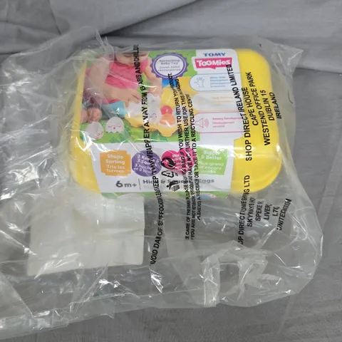 TOMY TOOMIES HIDE & SQUEAK EGGS –