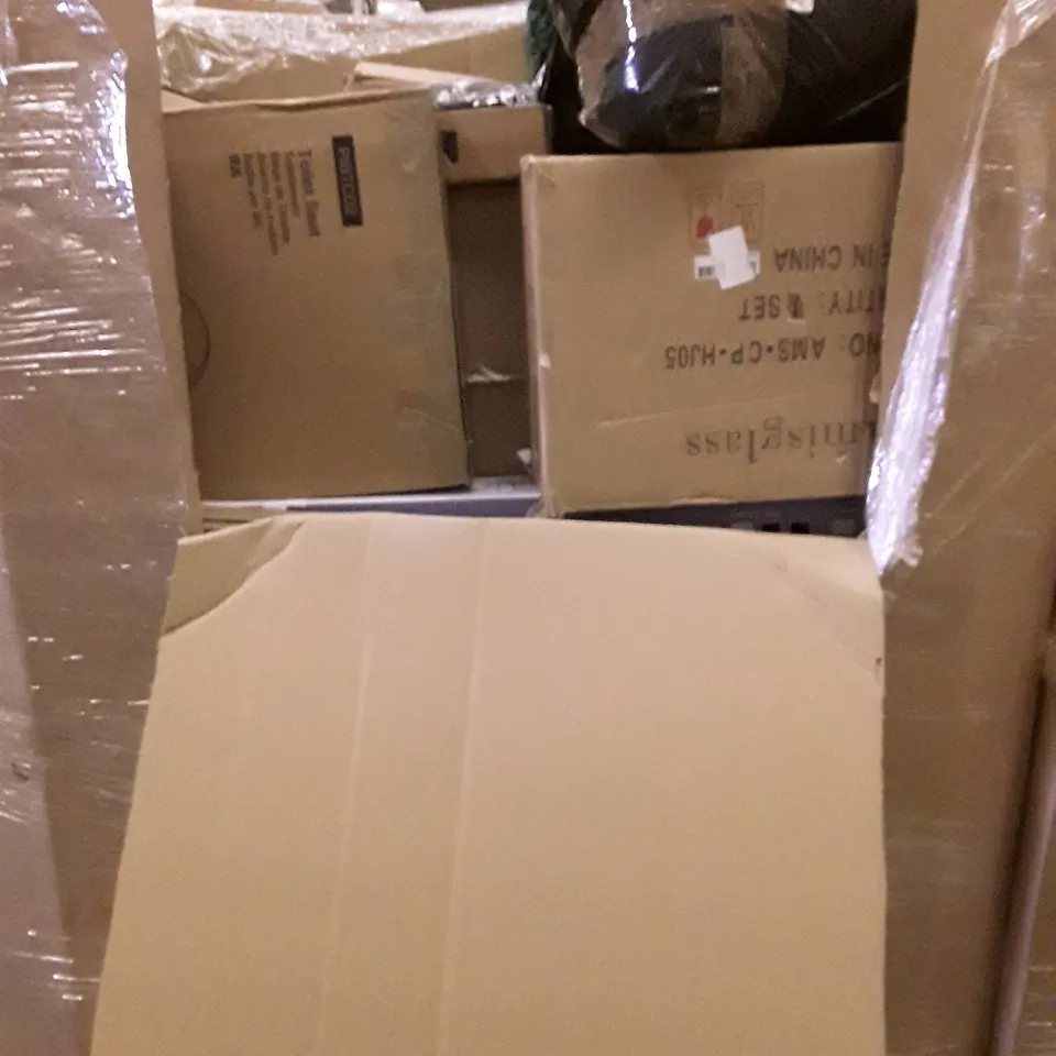 PALLET OF ASSORTED PRODUCTS TO INCLUDE; TOILET SEAT - BRACKET ROLLER BLIND- CARRY BAG WITH 2 WHEELS ECT