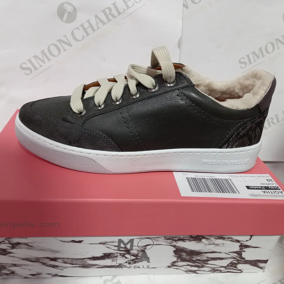 BOXED PAIR OF MODA PEWTER TRAINERS  - SIZE 6