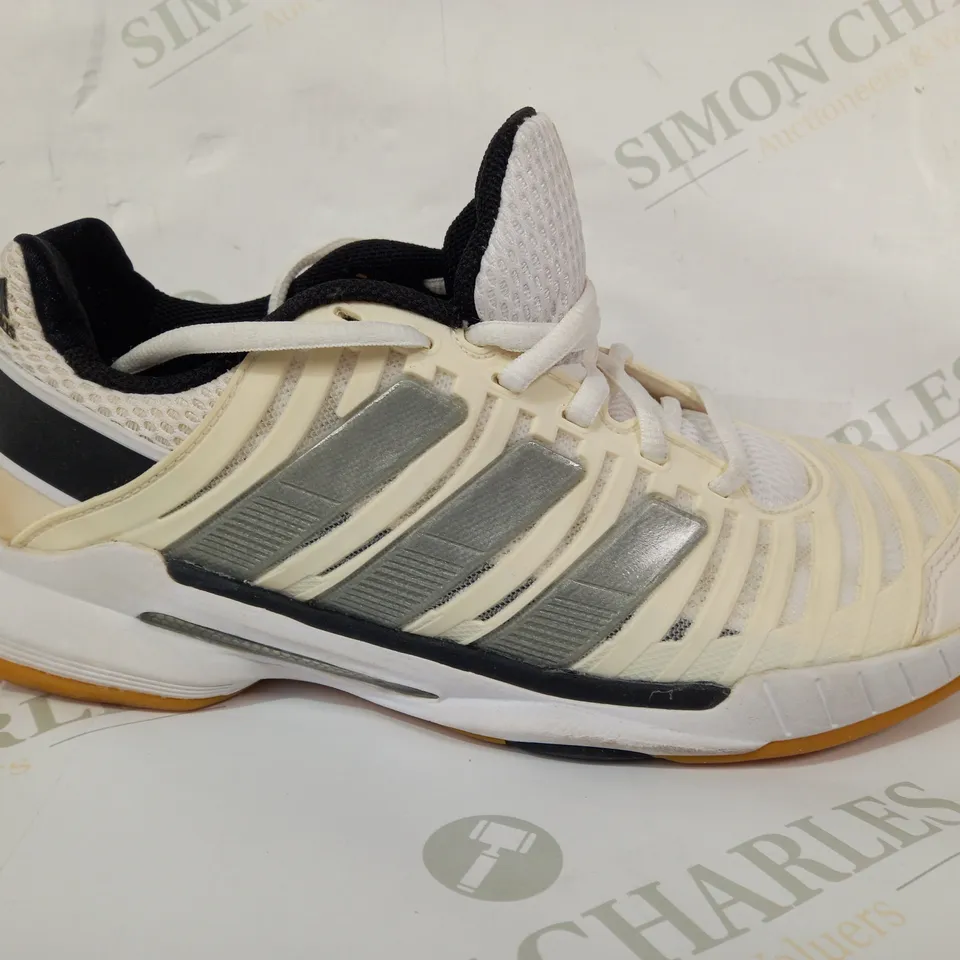 PAIR OF ADIDAS TRAINERS IN CREAM UK SIZE 5.5