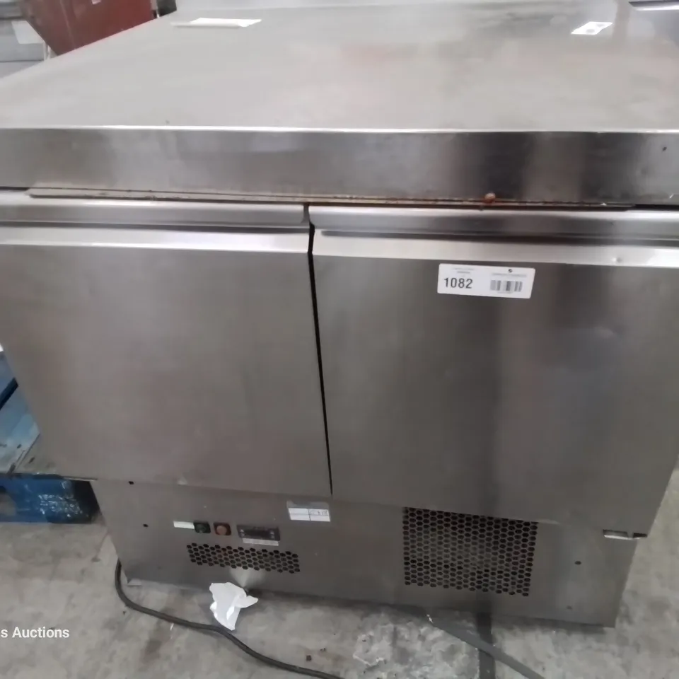 COMMERCIAL DOUBLE DOOR COUNTER FRIDGE