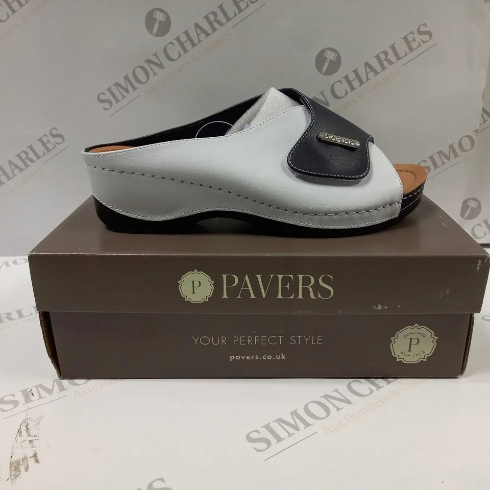 BOXED PAIR OF PAVERS WLIG37015 MILE WEDGE SANDALS UK SIZE 6