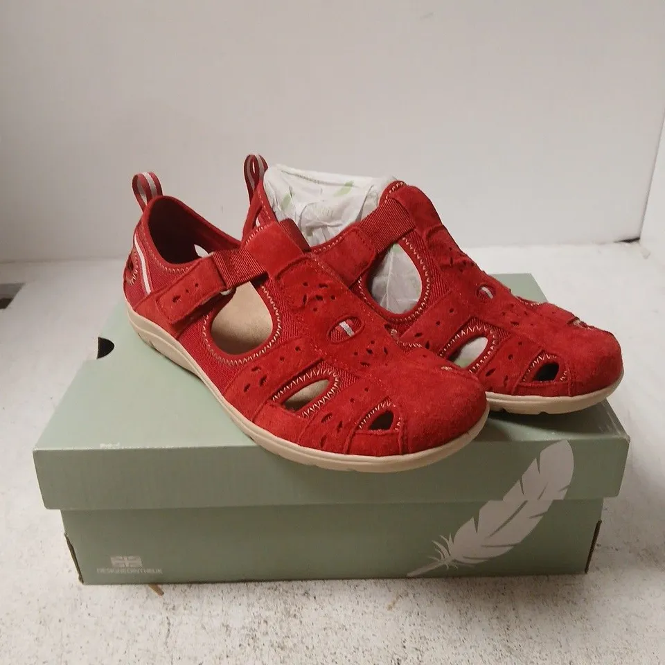 FREE SPIRIT RED SUEDE SANDALS – 7