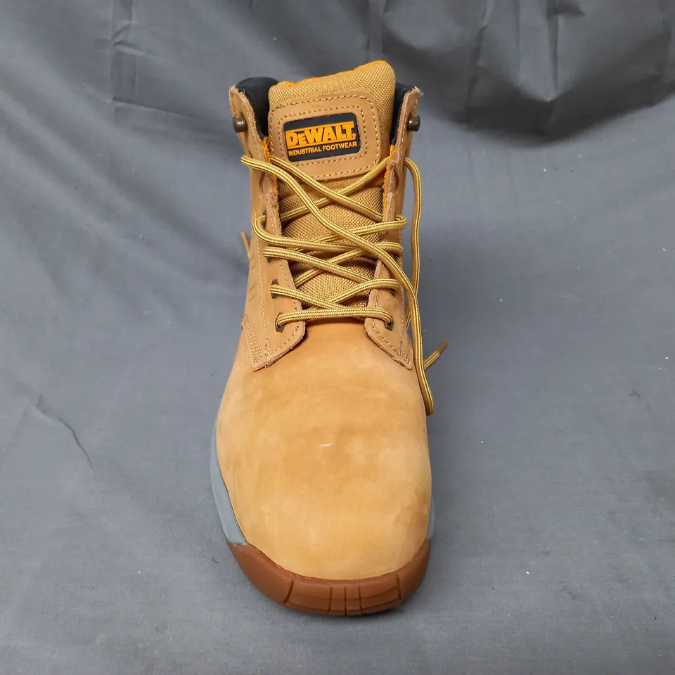 BOXED PAIR OF DEWALT ANKLE BOOTS IN SAND UK SIZE 11