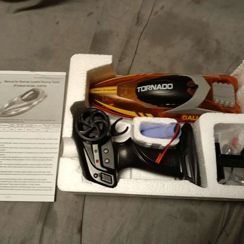GALLOP HIGH-SPEED RC BOAT WITH CONTROLLER – BOXED (TORNADO)