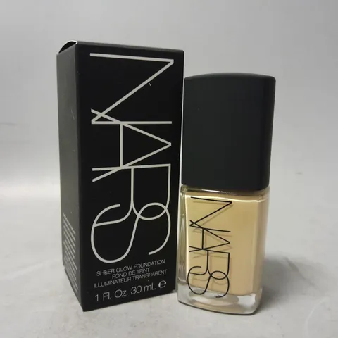 BOXED NARS SHEER GLOW FOUNDATION 30ML #LIGHT 3 GOBI 