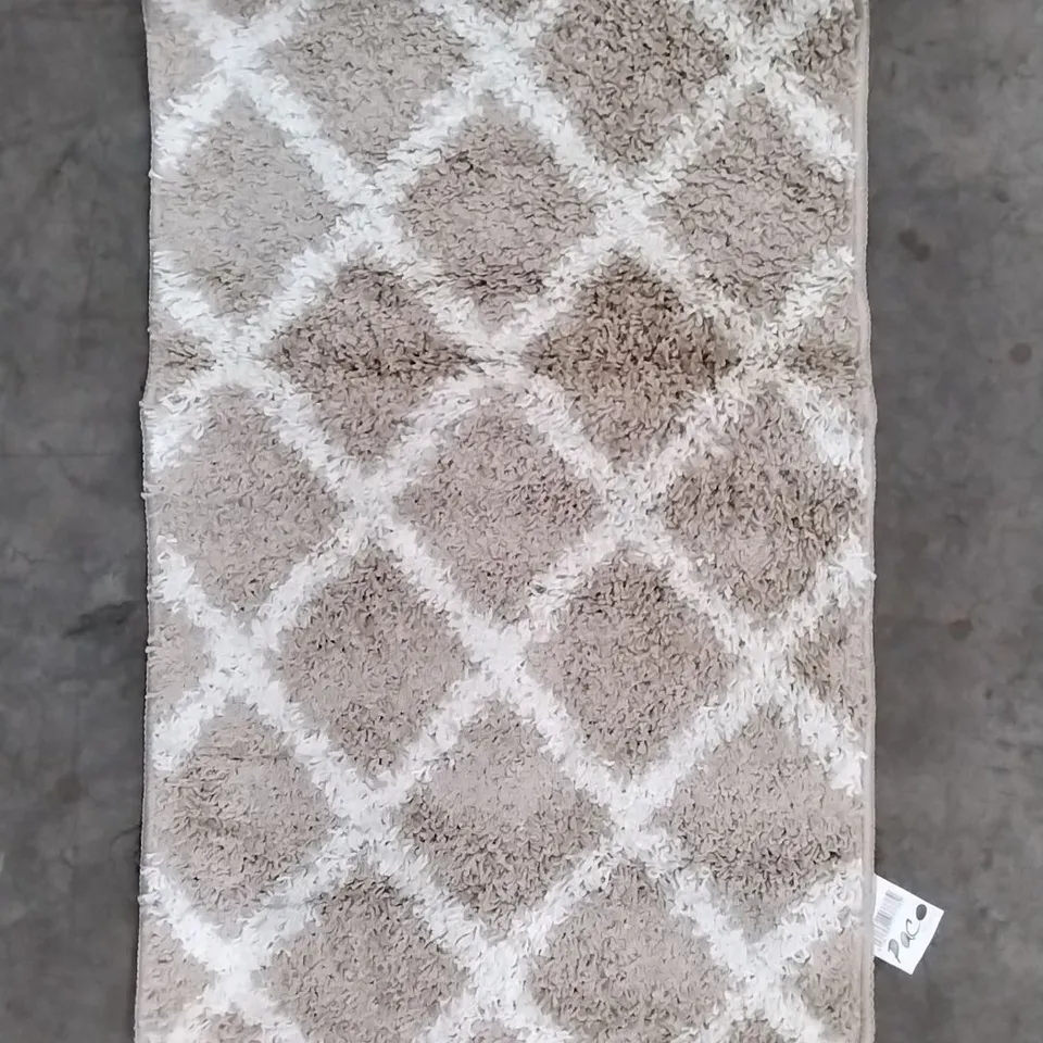 BRAND NEW PACO HOME SIDE AREA RUG - COLOUR: BEIGE // SIZE: 19 X 31cm