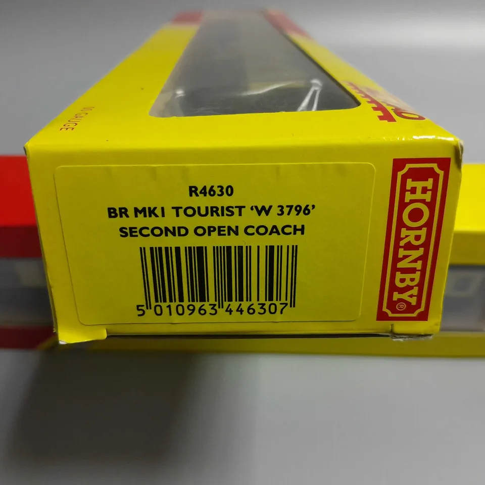 LOT OF 2 HORNBY R4630 BR MK1 TOURIST SECOND OPEN COACHES