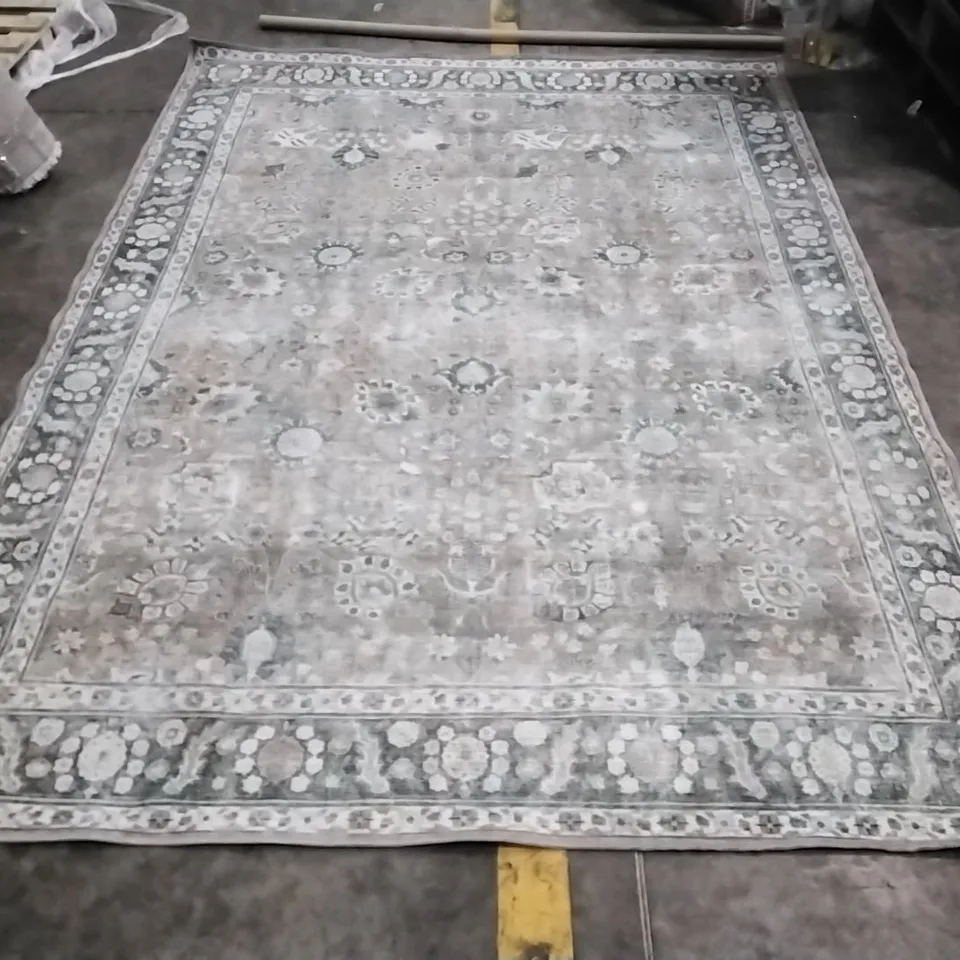 COLIN MACHINE WASHABLE TRADITIONAL BOHO AREA RUG APPROXIMATELY 270X195CM