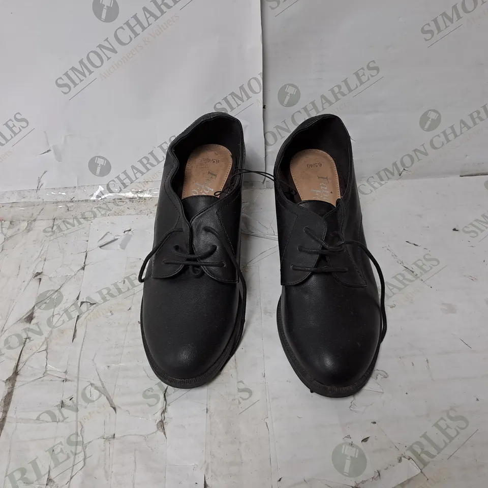APPROXIMATELY 10 PAIRS OF UNBOXED GEORGE FABULOUS FOOTWEAR HEELED SUIT SHOES IN BLACK - VARIOUS SIZES 