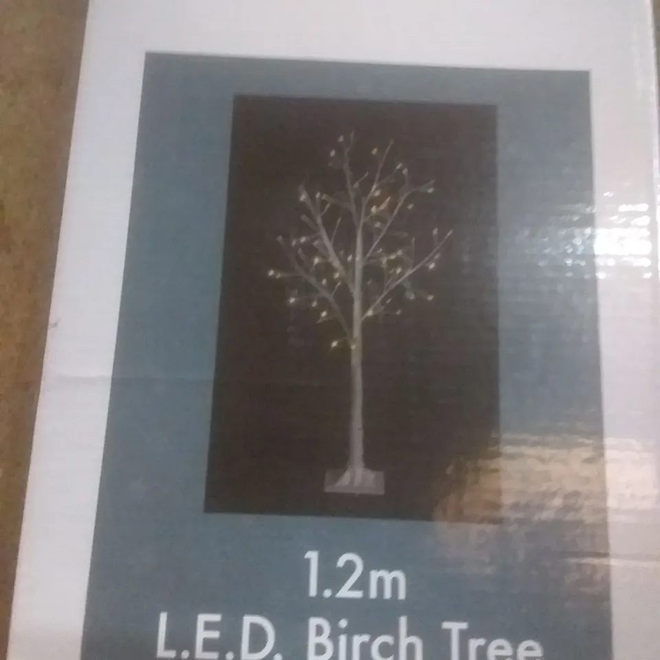 BOXED 1.2M LED BIRCH TREE 