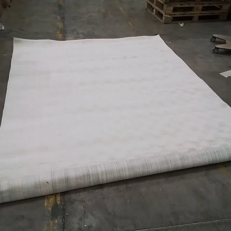 QUALITY DESIGNER AREA RUG APPROXIMATELY 275X200CM