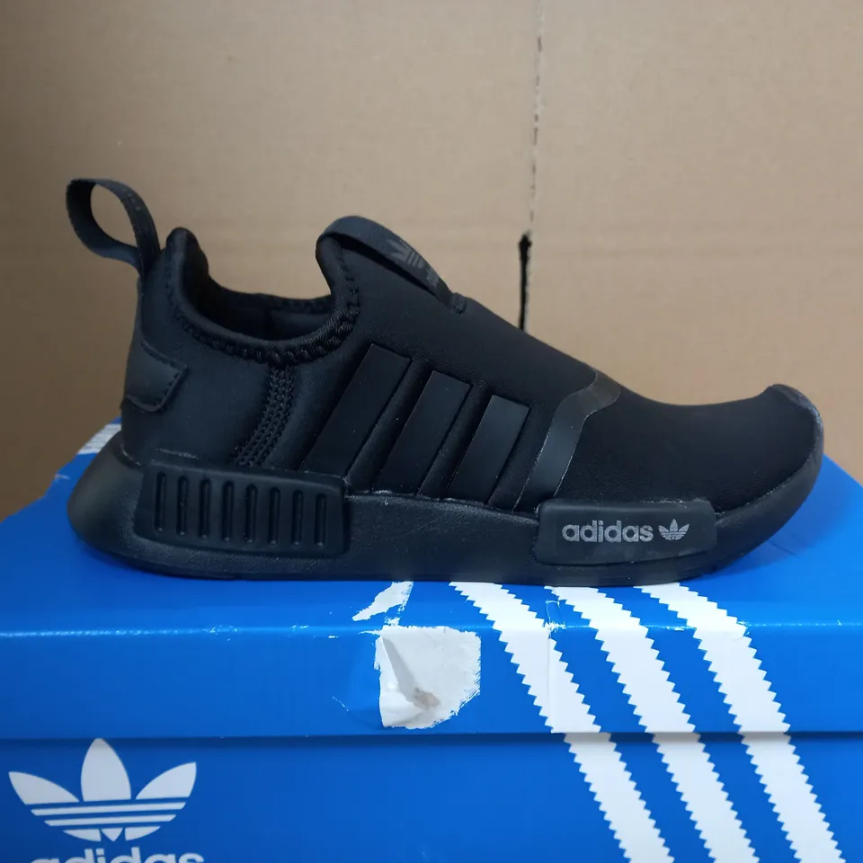 ADIDAS UNISEX 360 MND TRAINERS IN BLACK - KIDS 13