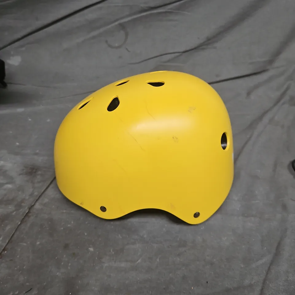 Niffti yellow children's helmet