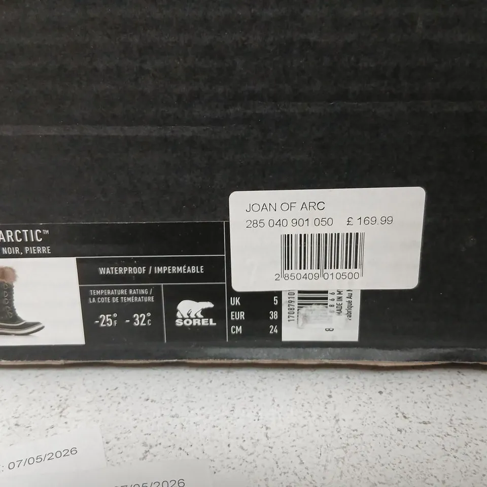 SOREL JOAN OF ARC WINTER BOOTS – BLACK WITH FUR TRIM, UK 5