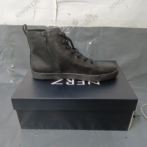 NATURALIZER LEATHER ANKLE BOOTS BLACK SIZE 7
