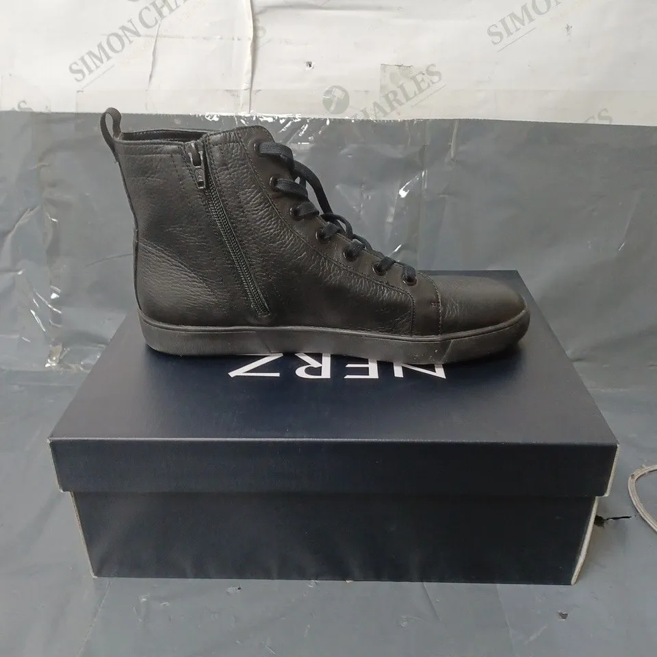 NATURALIZER LEATHER ANKLE BOOTS BLACK SIZE 7