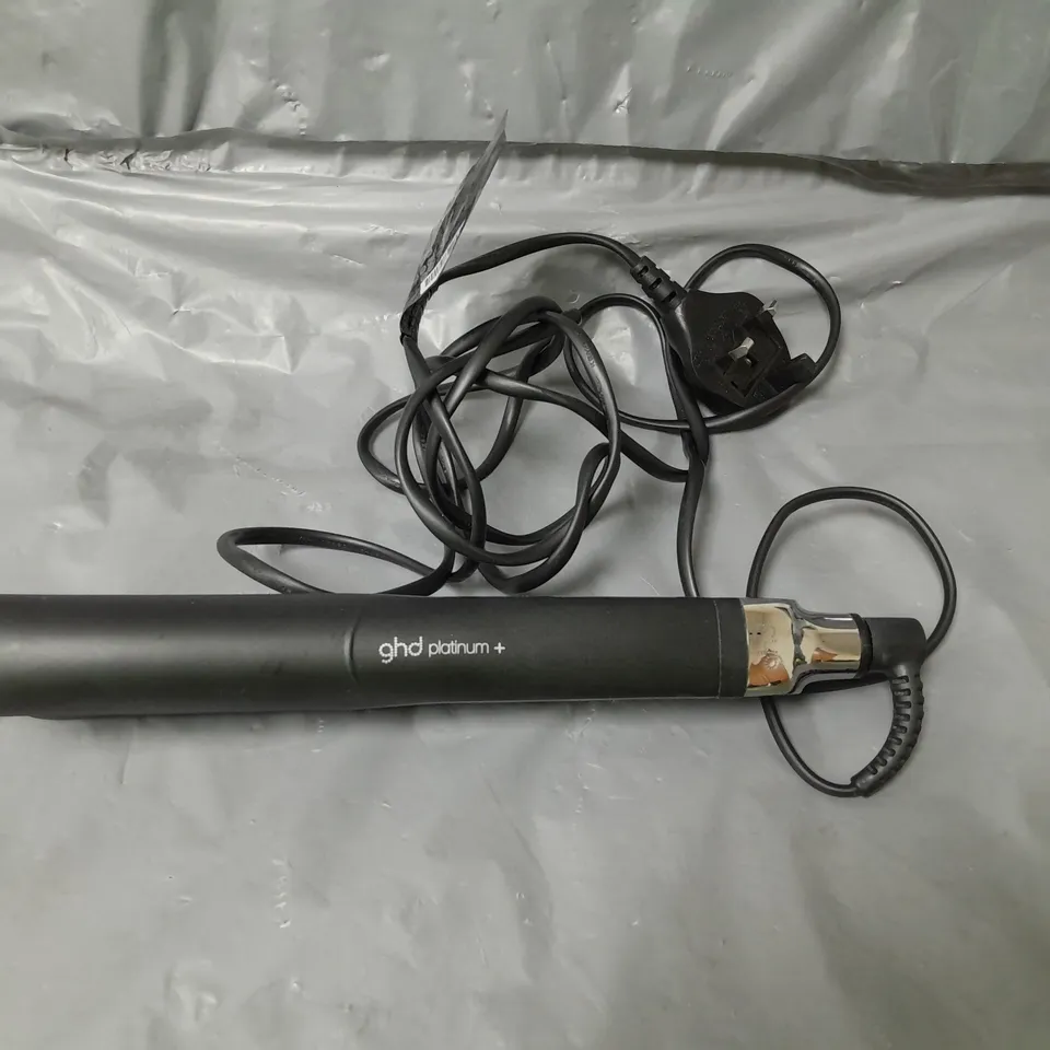 GHD PLATINUM + HAIR STRAIGHTENER