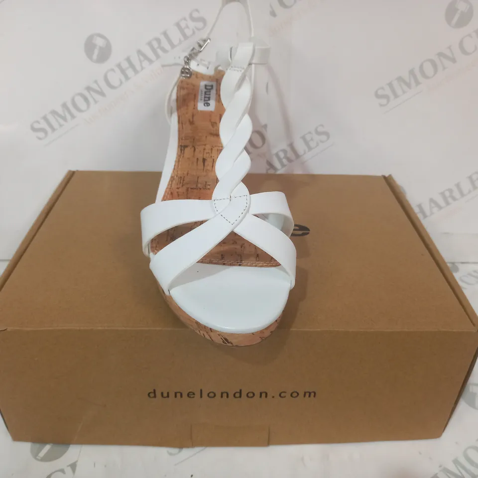BOXED DUNE LONDON OPEN TOE WEDGE SANDALS IN WHITE SIZE 7