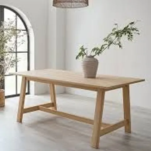 BOXED LINDLEY 185CM OAK DINING TABLE