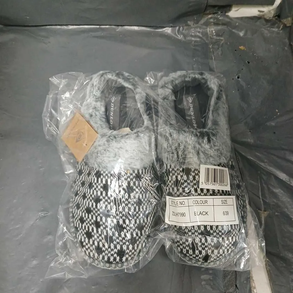 10 BAGGED DUNLOP BLACK SLIPPERS - 6/39 